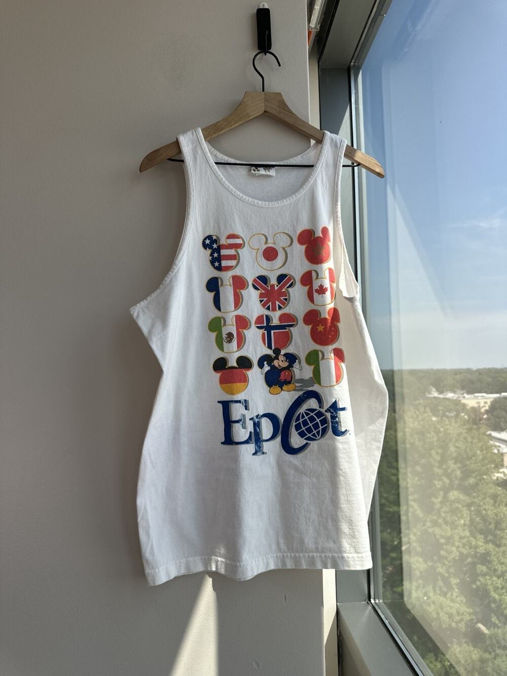 Vintage Disney World White Epcot Flags 90s Sleeveless Tank Top Men's XL
